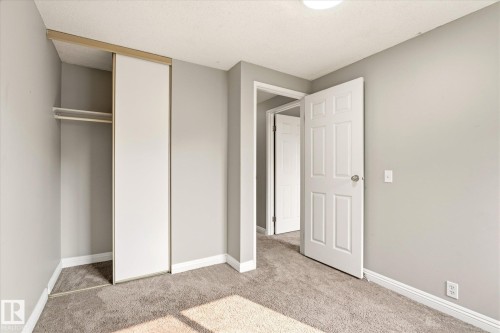 #2 13833 30 St Nw, Edmonton, AB - Indoor Photo Showing Other Room