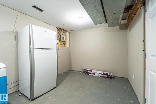 #2 13833 30 St Nw, Edmonton, AB - Indoor