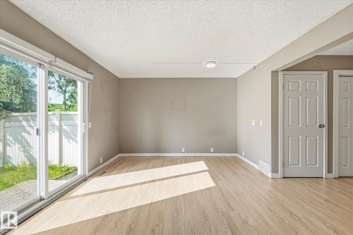 #2 13833 30 St Nw, Edmonton, AB - Indoor Photo Showing Other Room