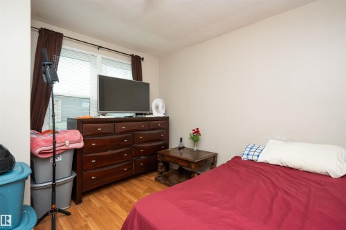 12919 66 Street Nw, Edmonton, AB - Indoor Photo Showing Bedroom
