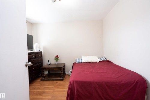 12919 66 Street Nw, Edmonton, AB - Indoor Photo Showing Bedroom