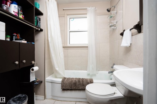 12919 66 Street Nw, Edmonton, AB - Indoor Photo Showing Bathroom