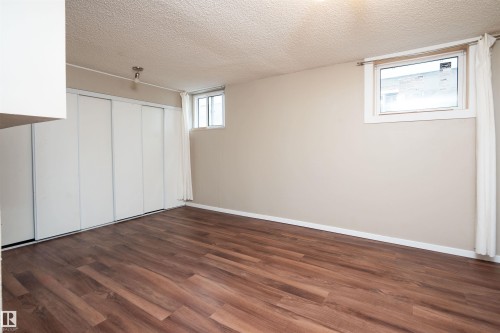 12919 66 Street Nw, Edmonton, AB - Indoor Photo Showing Other Room