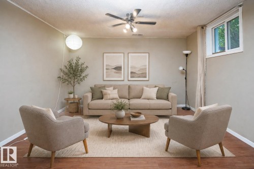 12919 66 Street Nw, Edmonton, AB - Indoor Photo Showing Living Room