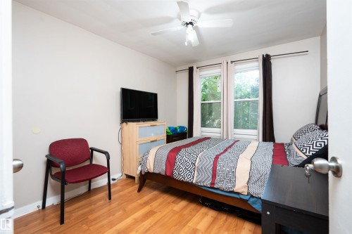 12919 66 Street Nw, Edmonton, AB - Indoor Photo Showing Bedroom