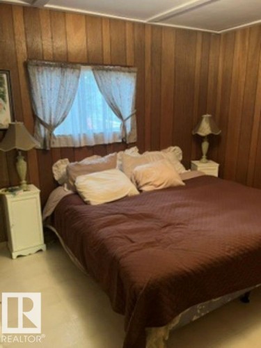 515 5Th St. Norris Beach, Rural Wetaskiwin County, AB - Indoor Photo Showing Bedroom