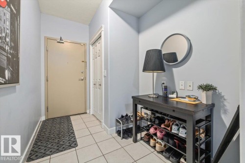 #704 9939 109 Street Nw, Edmonton, AB - Indoor
