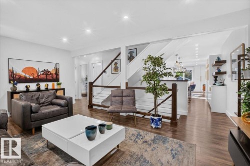 10951 62 Avenue Nw, Edmonton, AB - Indoor Photo Showing Living Room