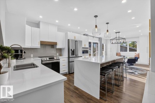 10951 62 Avenue Nw, Edmonton, AB - Indoor Photo Showing Kitchen With Double Sink With Upgraded Kitchen