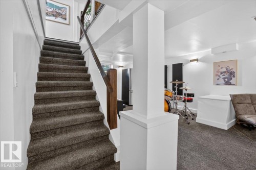 10951 62 Avenue Nw, Edmonton, AB - Indoor Photo Showing Other Room