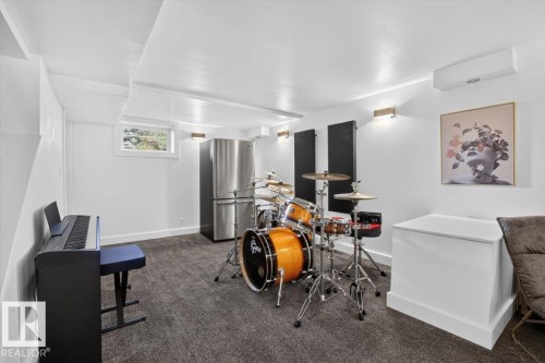 10951 62 Avenue Nw, Edmonton, AB - Indoor