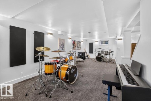 10951 62 Avenue Nw, Edmonton, AB - Indoor Photo Showing Gym Room