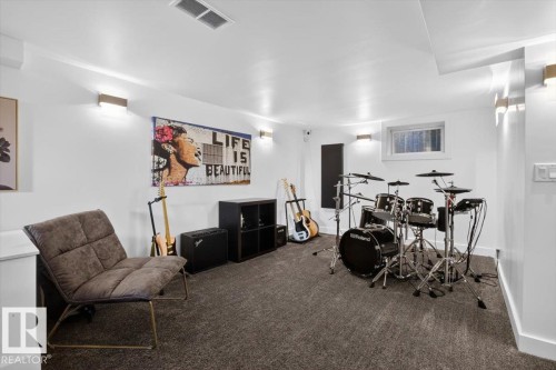 10951 62 Avenue Nw, Edmonton, AB - Indoor