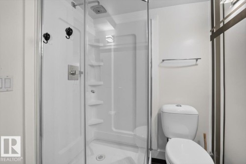 10951 62 Avenue Nw, Edmonton, AB - Indoor Photo Showing Bathroom