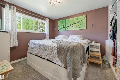 16112 108 Avenue Nw, Edmonton, AB - Indoor Photo Showing Bedroom