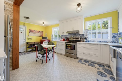 16112 108 Avenue Nw, Edmonton, AB - Indoor Photo Showing Kitchen