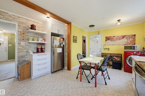 16112 108 Avenue Nw, Edmonton, AB - Indoor