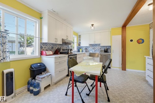 16112 108 Avenue Nw, Edmonton, AB - Indoor