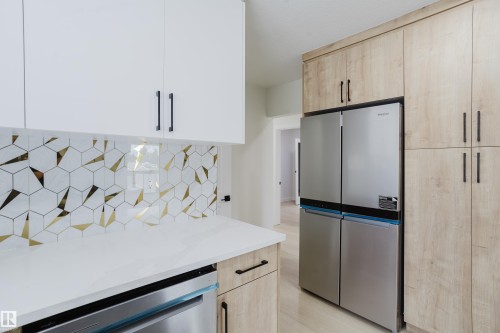 4103 111A Street Nw, Edmonton, AB - Indoor Photo Showing Kitchen