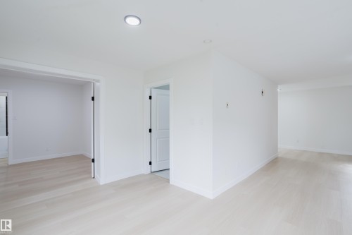 4103 111A Street Nw, Edmonton, AB - Indoor Photo Showing Other Room