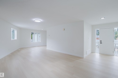 4103 111A Street Nw, Edmonton, AB - Indoor Photo Showing Other Room