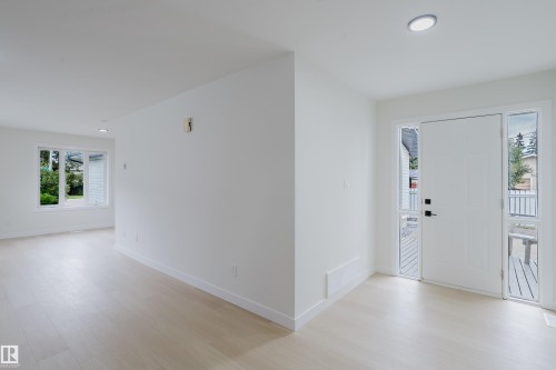 4103 111A Street Nw, Edmonton, AB - Indoor Photo Showing Other Room