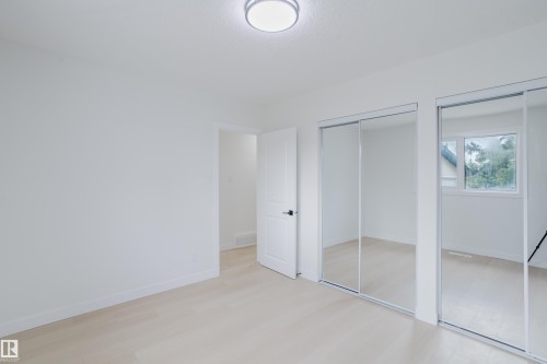 4103 111A Street Nw, Edmonton, AB - Indoor Photo Showing Other Room