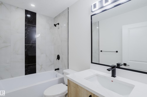4103 111A Street Nw, Edmonton, AB - Indoor Photo Showing Bathroom