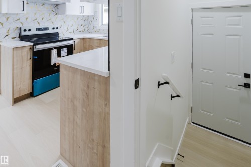 4103 111A Street Nw, Edmonton, AB - Indoor Photo Showing Kitchen