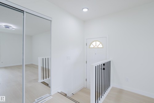 4103 111A Street Nw, Edmonton, AB - Indoor Photo Showing Other Room