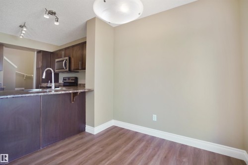 #33 445 Brintnell Bv Nw, Edmonton, AB - Indoor