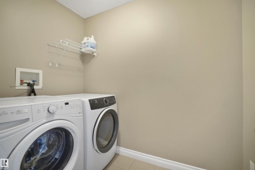 #33 445 Brintnell Bv Nw, Edmonton, AB - Indoor Photo Showing Laundry Room