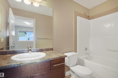 #33 445 Brintnell Bv Nw, Edmonton, AB - Indoor Photo Showing Bathroom