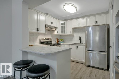123 Telford Court, Leduc, AB - Indoor Photo Showing Kitchen With Stainless Steel Kitchen With Upgraded Kitchen