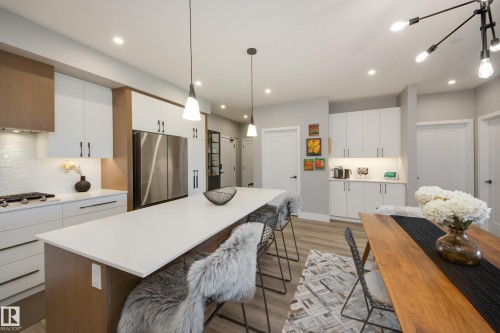 #312 7471 May Cm Nw, Edmonton, AB - Indoor Photo Showing Kitchen With Upgraded Kitchen