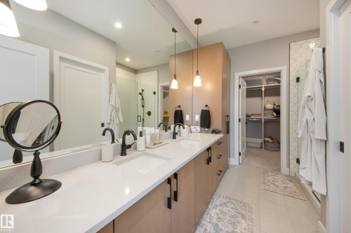 #312 7471 May Cm Nw, Edmonton, AB - Indoor Photo Showing Bathroom