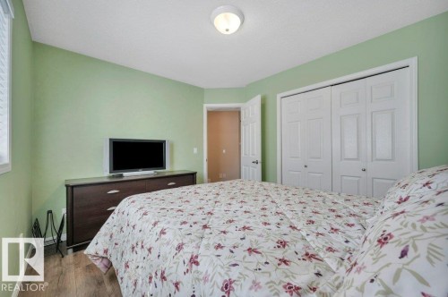 6909 159A Avenue Nw, Edmonton, AB - Indoor Photo Showing Bedroom