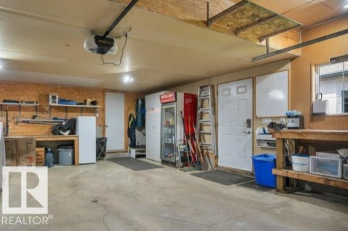 6909 159A Avenue Nw, Edmonton, AB - Indoor Photo Showing Garage