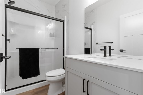 22328 88 Avenue Nw, Edmonton, AB - Indoor Photo Showing Bathroom
