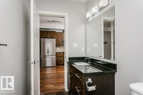 #209 10811 72 Av Nw, Edmonton, AB - Indoor Photo Showing Bathroom