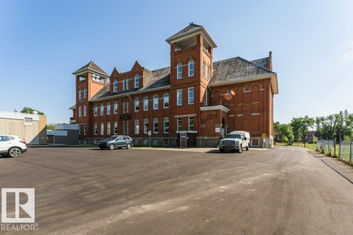 #209 10811 72 Av Nw, Edmonton, AB - Outdoor