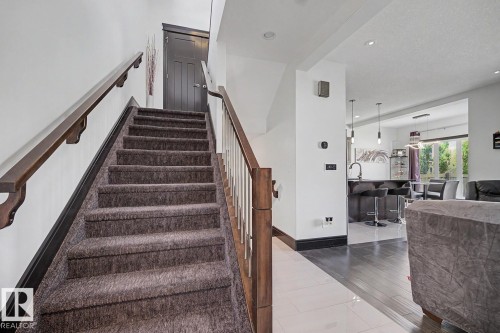 3629 Hummingbird Way Nw, Edmonton, AB - Indoor Photo Showing Other Room
