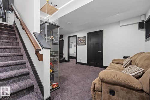 3629 Hummingbird Way Nw, Edmonton, AB - Indoor Photo Showing Other Room