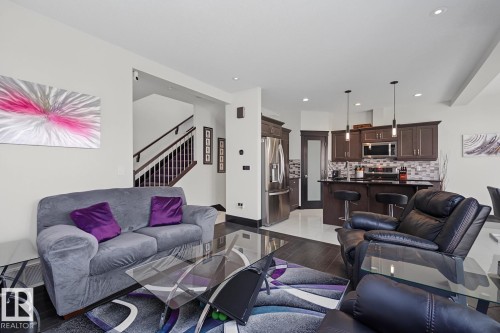 3629 Hummingbird Way Nw, Edmonton, AB - Indoor Photo Showing Living Room