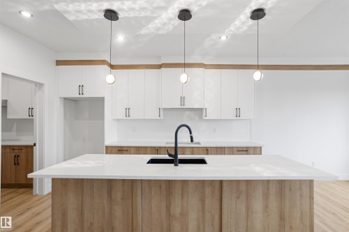 1798 Crossbill Loop Nw, Edmonton, AB - Indoor Photo Showing Kitchen With Upgraded Kitchen