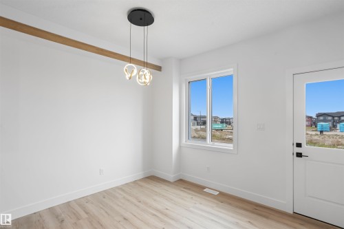 1798 Crossbill Loop Nw, Edmonton, AB - Indoor Photo Showing Other Room
