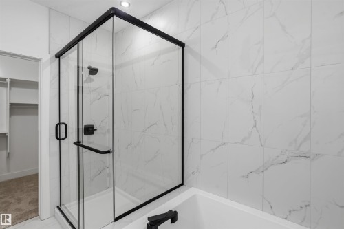 1798 Crossbill Loop Nw, Edmonton, AB - Indoor Photo Showing Bathroom