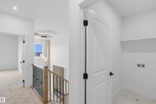 1798 Crossbill Loop Nw, Edmonton, AB - Indoor Photo Showing Other Room