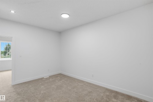 1798 Crossbill Loop Nw, Edmonton, AB - Indoor Photo Showing Other Room