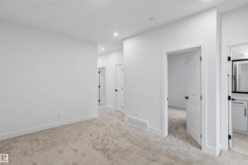 1798 Crossbill Loop Nw, Edmonton, AB - Indoor Photo Showing Other Room
